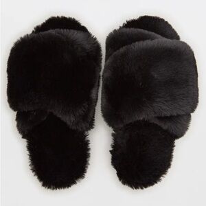aerie Black Faux Fur Slide Sandals 7